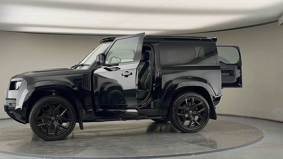 Used Land Rover Defender 2024 for sale - 76751653: Photo 51