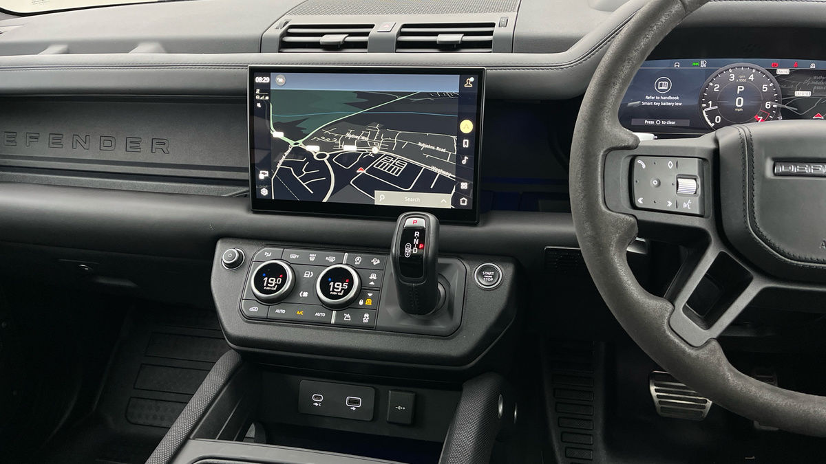 Used Land Rover Defender 110 2021 for sale - 76439734: Photo 25