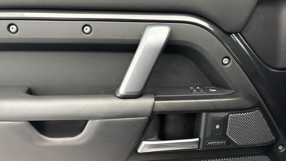 Used Land Rover Defender 110 2021 for sale - 76439734: Photo 38