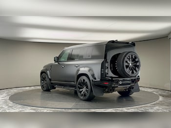 Used Land Rover Defender 110 2021 for sale - 76439734: Photo