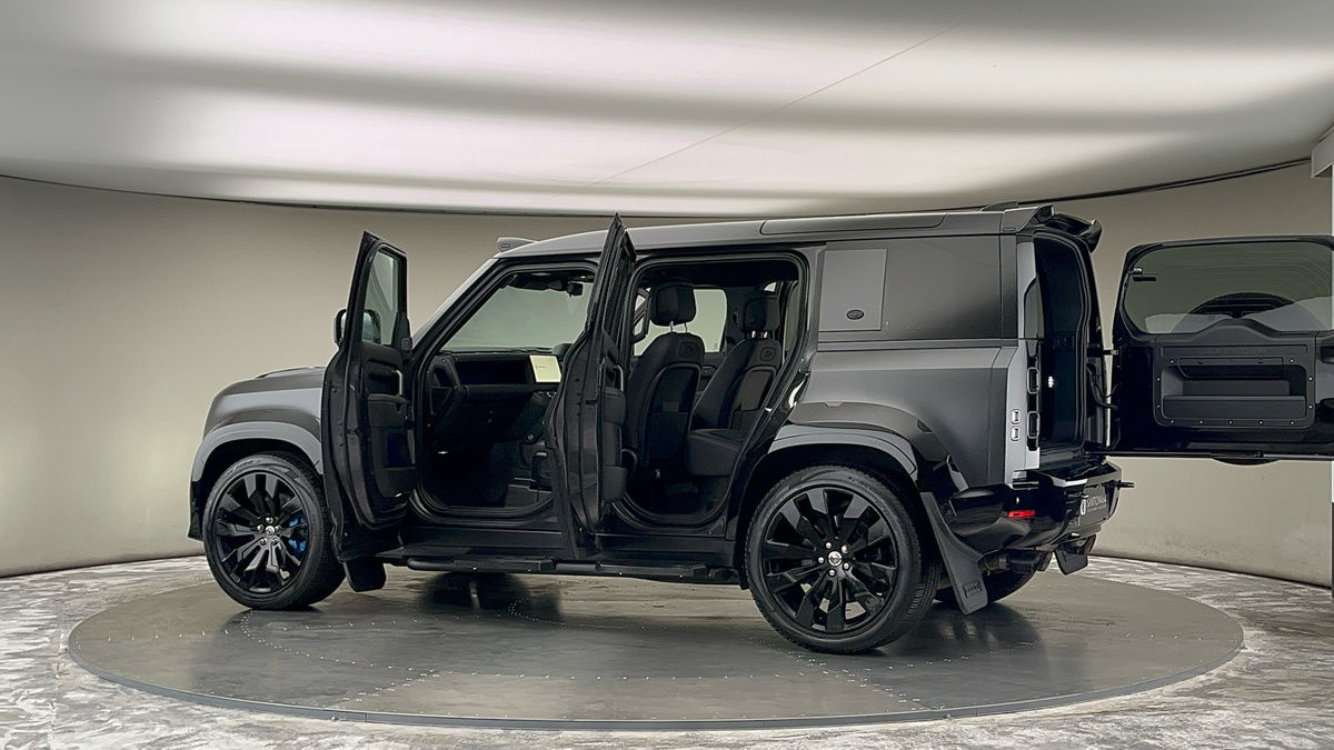 Used Land Rover Defender 110 2021 for sale - 76439734: Photo 96