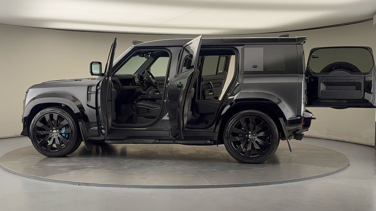 Used Land Rover Defender 110 2021 for sale - 76439734: Photo 97