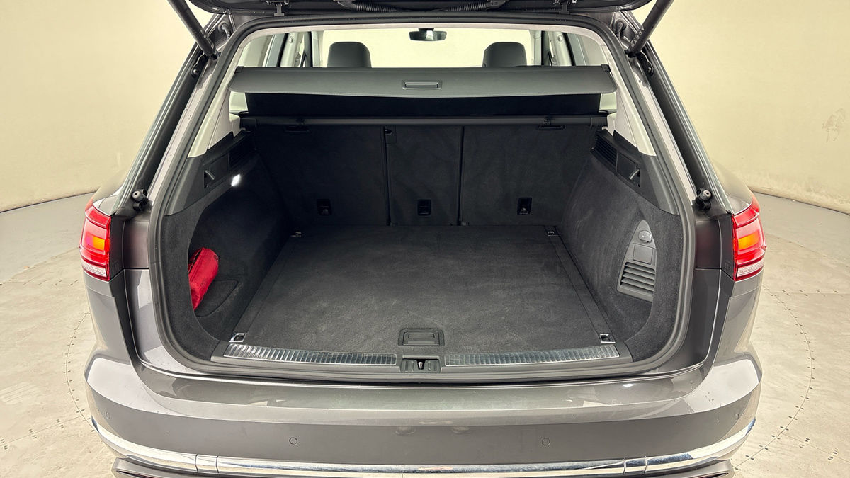 Used Volkswagen Touareg 2023 for sale - 77880790: Photo 11