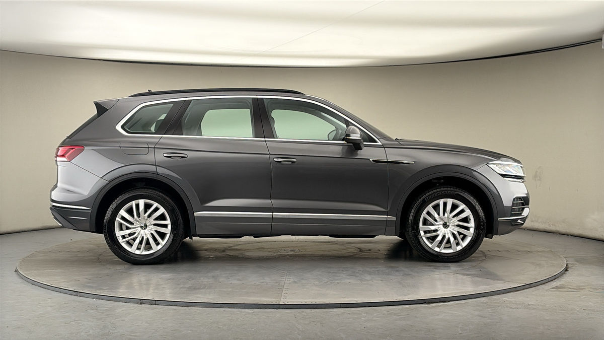 Used Volkswagen Touareg 2023 for sale - 77880790: Photo 16