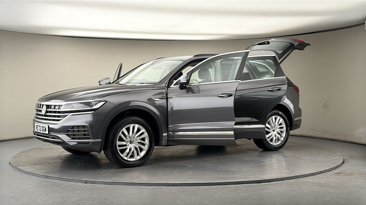 Used Volkswagen Touareg 2023 for sale - 77880790: Photo 48