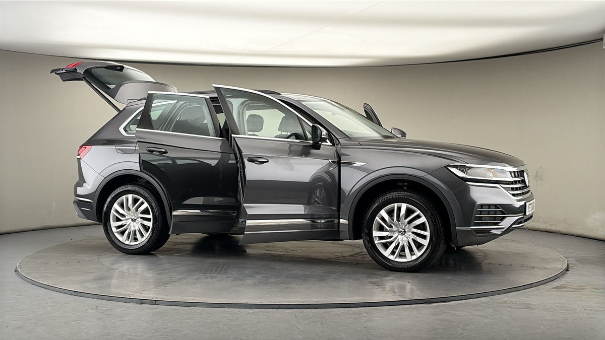Used Volkswagen Touareg 2023 for sale - 77880790: Photo 54