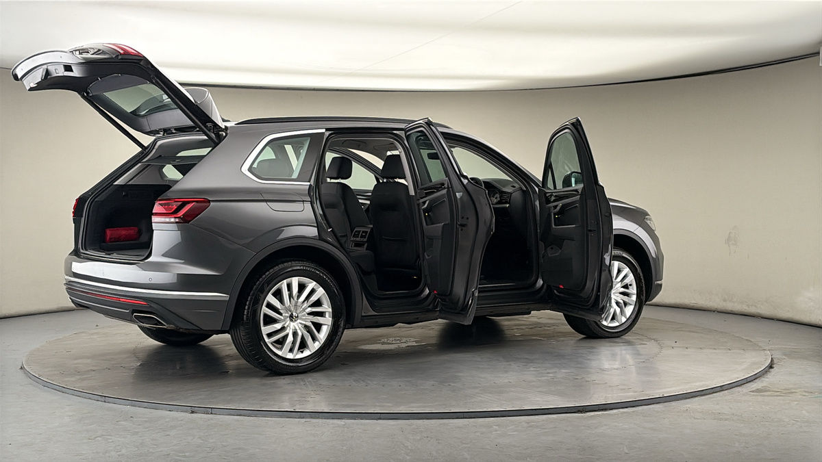 Used Volkswagen Touareg 2023 for sale - 77880790: Photo 57