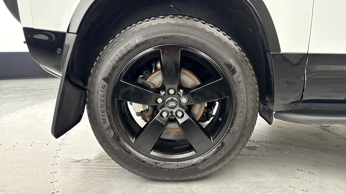 Used Land Rover Defender 90 2025 for sale - 77609659: Photo 10