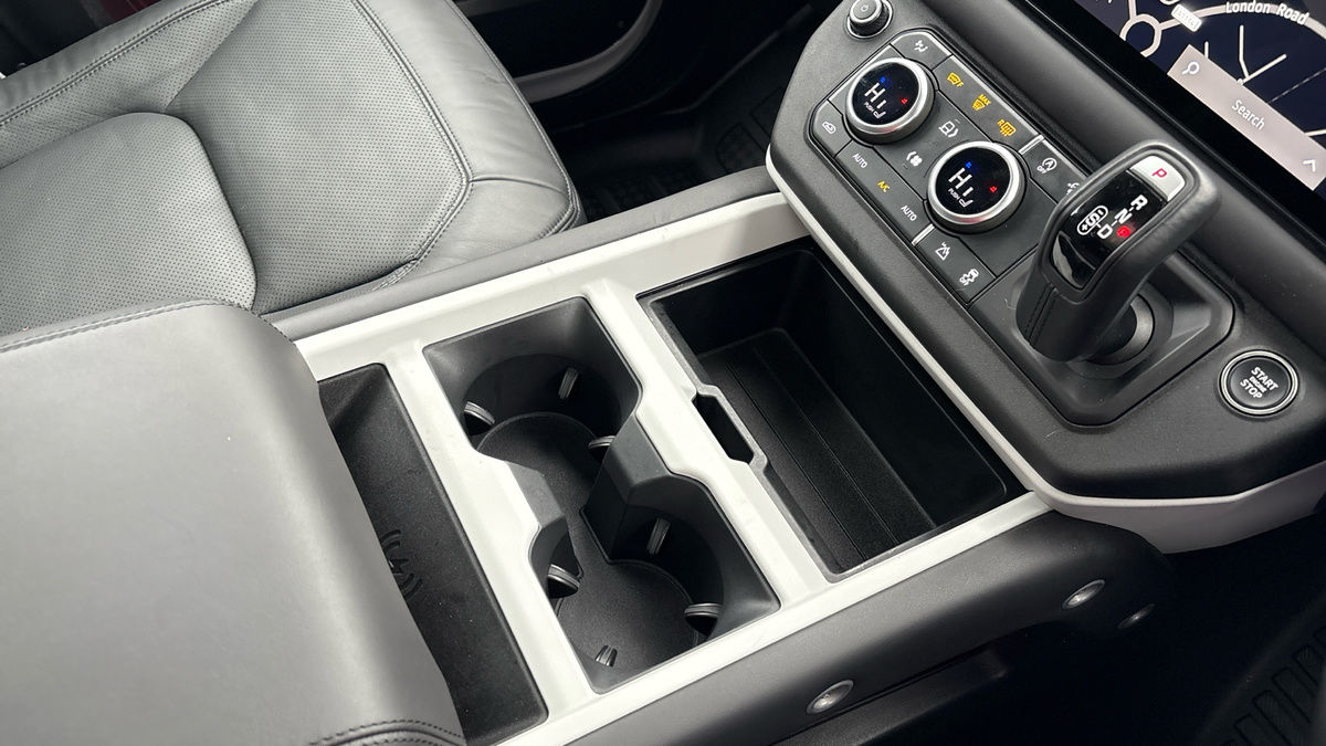 Used Land Rover Defender 90 2025 for sale - 77609659: Photo 18