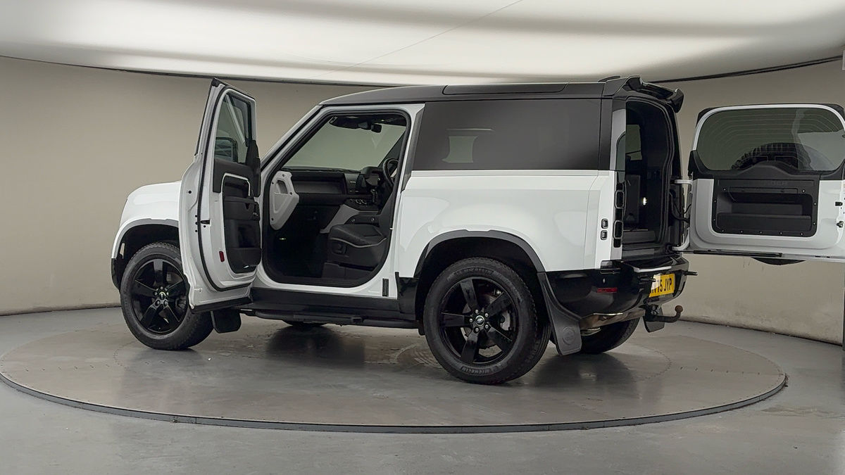 Used Land Rover Defender 90 2025 for sale - 77609659: Photo 47