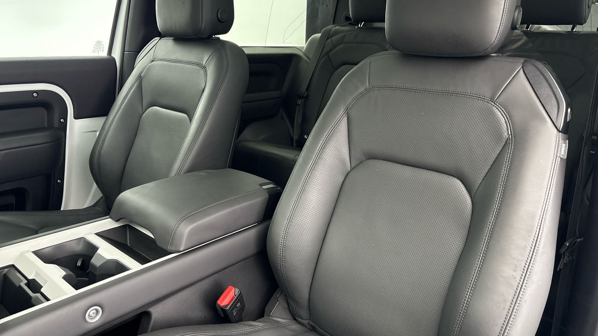 Used Land Rover Defender 90 2025 for sale - 77609659: Photo 7