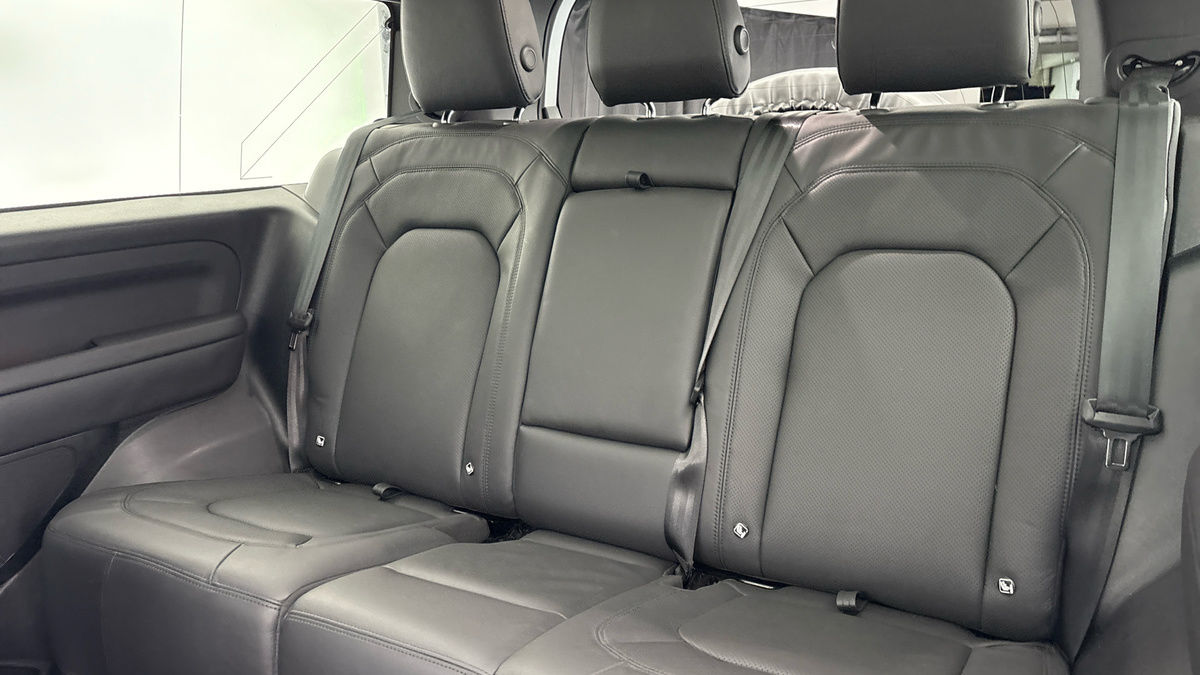 Used Land Rover Defender 90 2025 for sale - 77609659: Photo 8