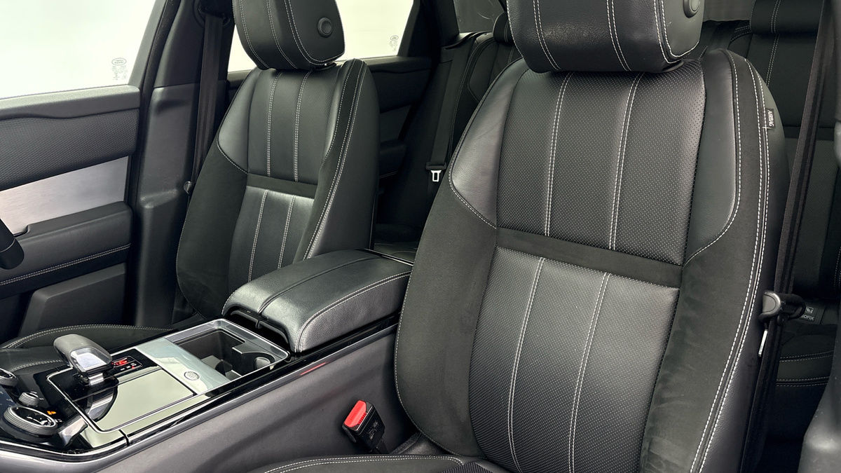 Used Land Rover Range Rover Velar 2021 for sale - 76686933: Photo 7