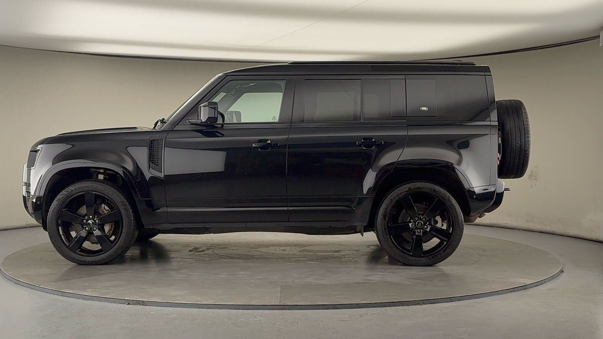 Used Land Rover Defender 110 2024 for sale - 76655667: Photo 15