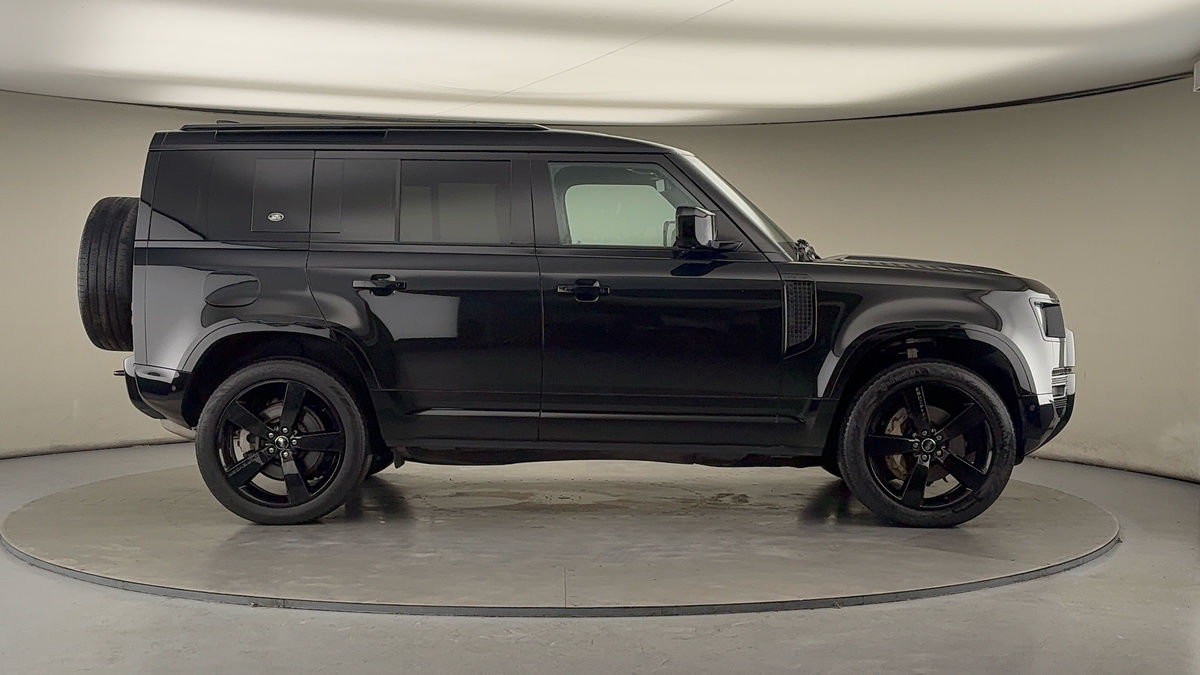 Used Land Rover Defender 110 2024 for sale - 76655667: Photo 16