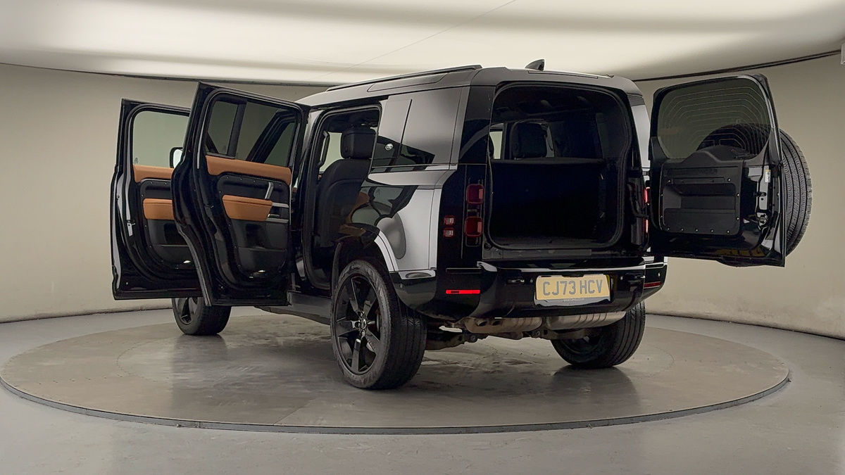 Used Land Rover Defender 110 2024 for sale - 76655667: Photo 23