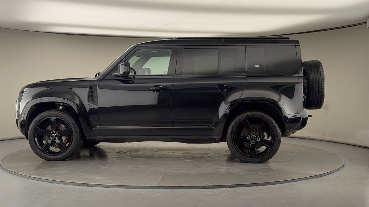 Used Land Rover Defender 110 2024 for sale - 76655667: Photo 28