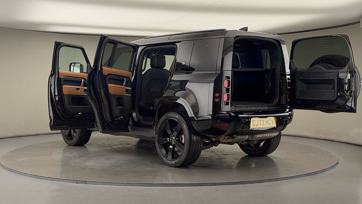 Used Land Rover Defender 110 2024 for sale - 76655667: Photo 44