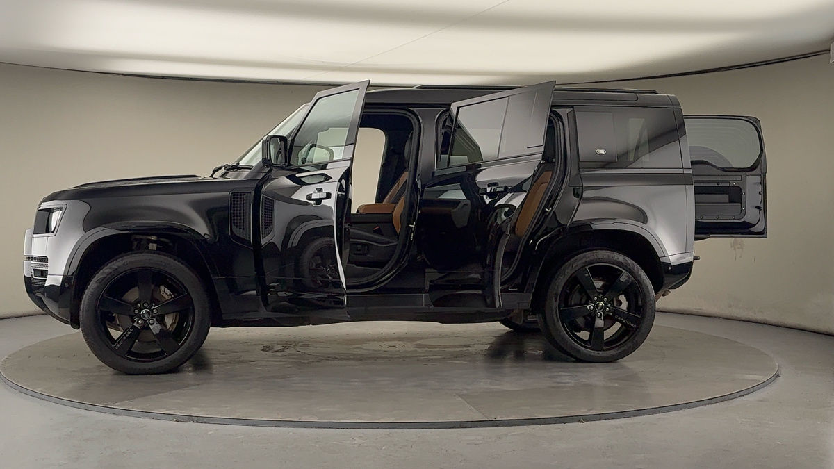 Used Land Rover Defender 110 2024 for sale - 76655667: Photo 48