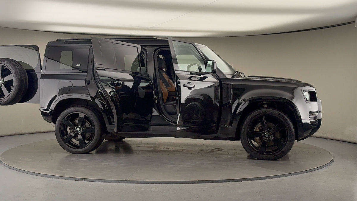 Used Land Rover Defender 110 2024 for sale - 76655667: Photo 56