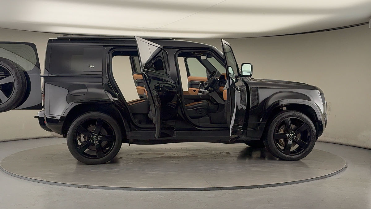 Used Land Rover Defender 110 2024 for sale - 76655667: Photo 57