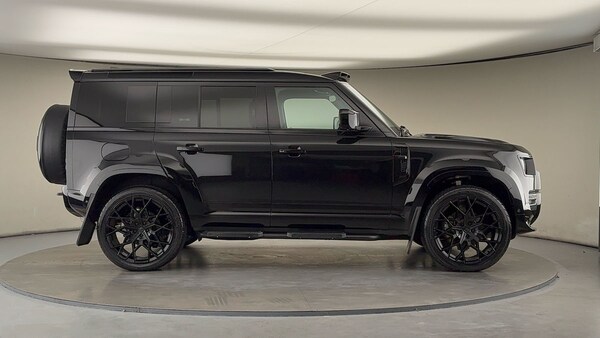 Used Land Rover Defender 110 2024 for sale - 75999264: Photo 16