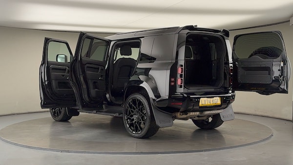 Used Land Rover Defender 110 2024 for sale - 75999264: Photo 48