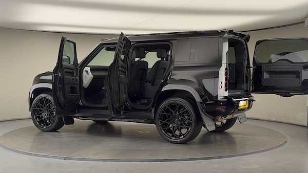 Used Land Rover Defender 110 2024 for sale - 75999264: Photo 50