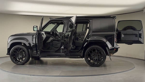 Used Land Rover Defender 110 2024 for sale - 75999264: Photo 51