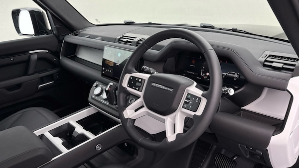 Used Land Rover Defender 110 2024 for sale - 75999264: Photo 5