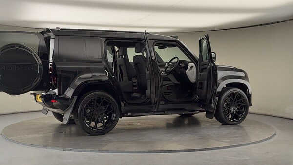 Used Land Rover Defender 110 2024 for sale - 75999264: Photo 62