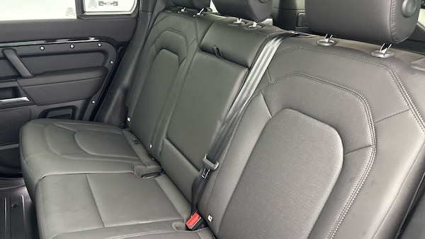 Used Land Rover Defender 110 2024 for sale - 75999264: Photo 8