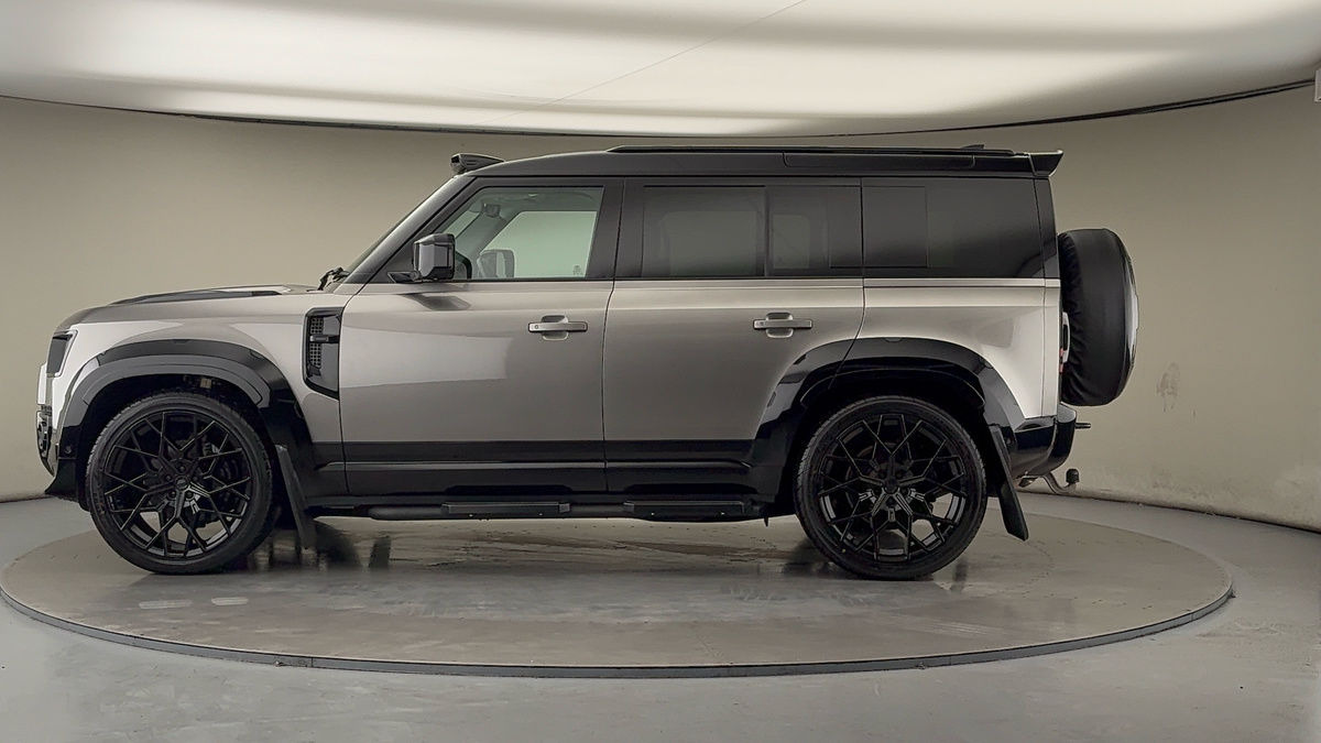 Used Land Rover Defender 110 2024 for sale - 76848556: Photo 15