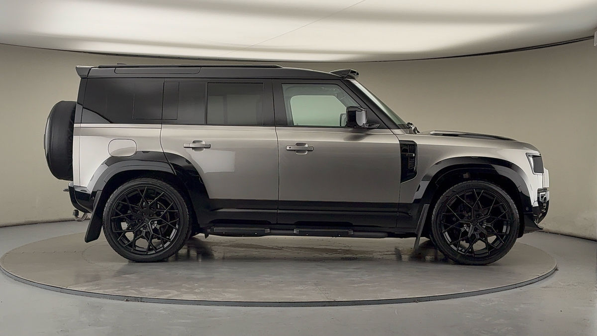 Used Land Rover Defender 110 2024 for sale - 76848556: Photo 16