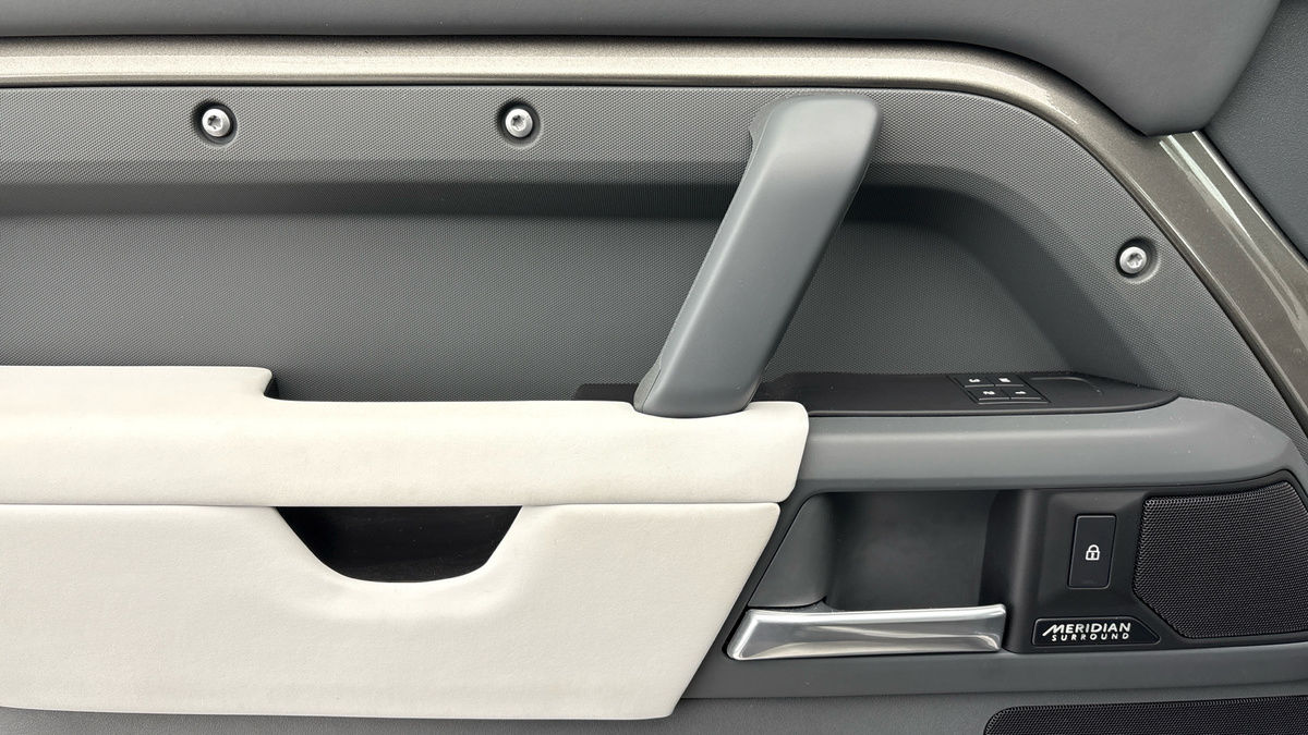 Used Land Rover Defender 110 2024 for sale - 76848556: Photo 19