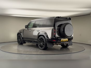 Used Land Rover Defender 110 2024 for sale - 76848556: Photo