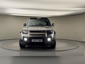 Used Land Rover Defender 110 2024 for sale - 76848556: Photo