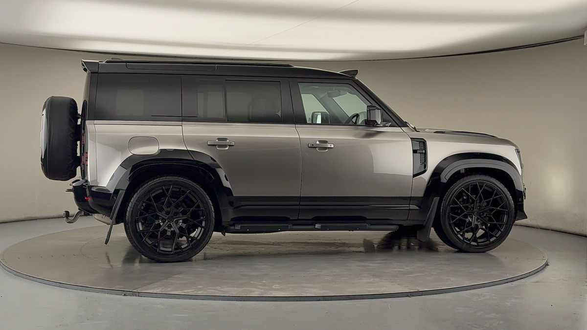 Used Land Rover Defender 110 2024 for sale - 76848556: Photo 42