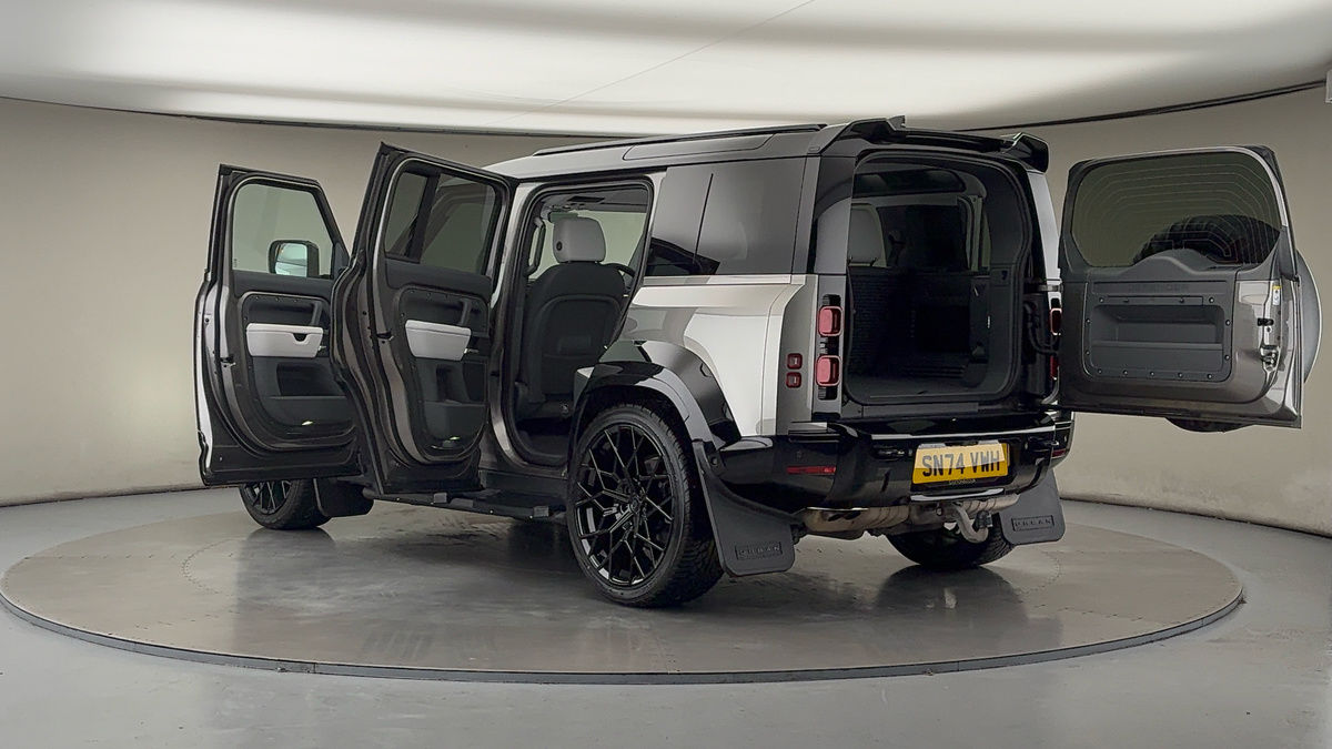 Used Land Rover Defender 110 2024 for sale - 76848556: Photo 48