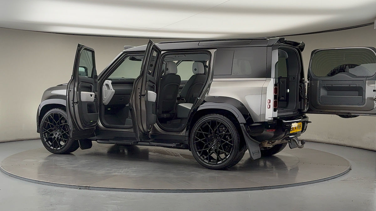 Used Land Rover Defender 110 2024 for sale - 76848556: Photo 50