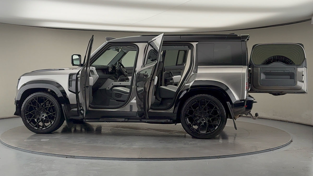 Used Land Rover Defender 110 2024 for sale - 76848556: Photo 51