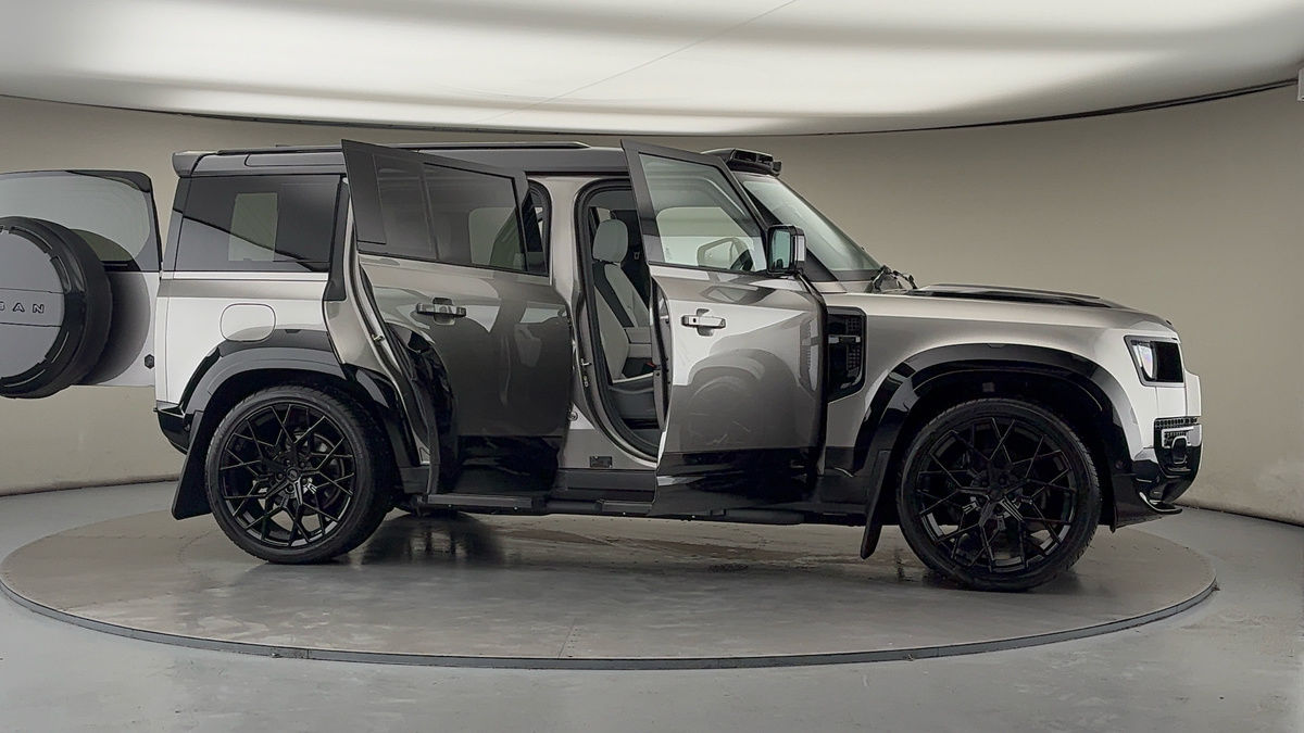 Used Land Rover Defender 110 2024 for sale - 76848556: Photo 60