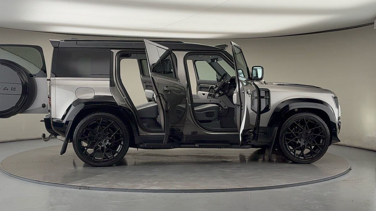 Used Land Rover Defender 110 2024 for sale - 76848556: Photo 61