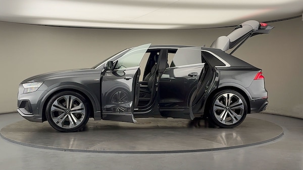 Used Audi Q8 2023 for sale - 75974878: Photo 48
