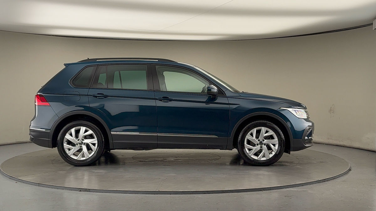 Used Volkswagen Tiguan 2021 for sale - 76784698: Photo 16