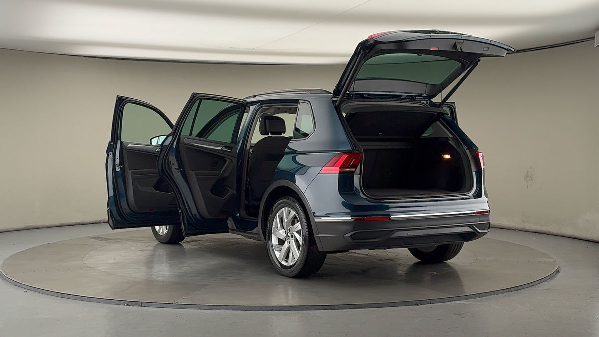 Used Volkswagen Tiguan 2021 for sale - 76784698: Photo 23