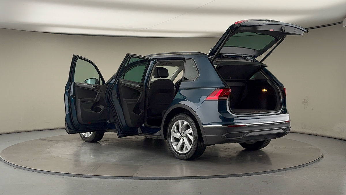 Used Volkswagen Tiguan 2021 for sale - 76784698: Photo 43