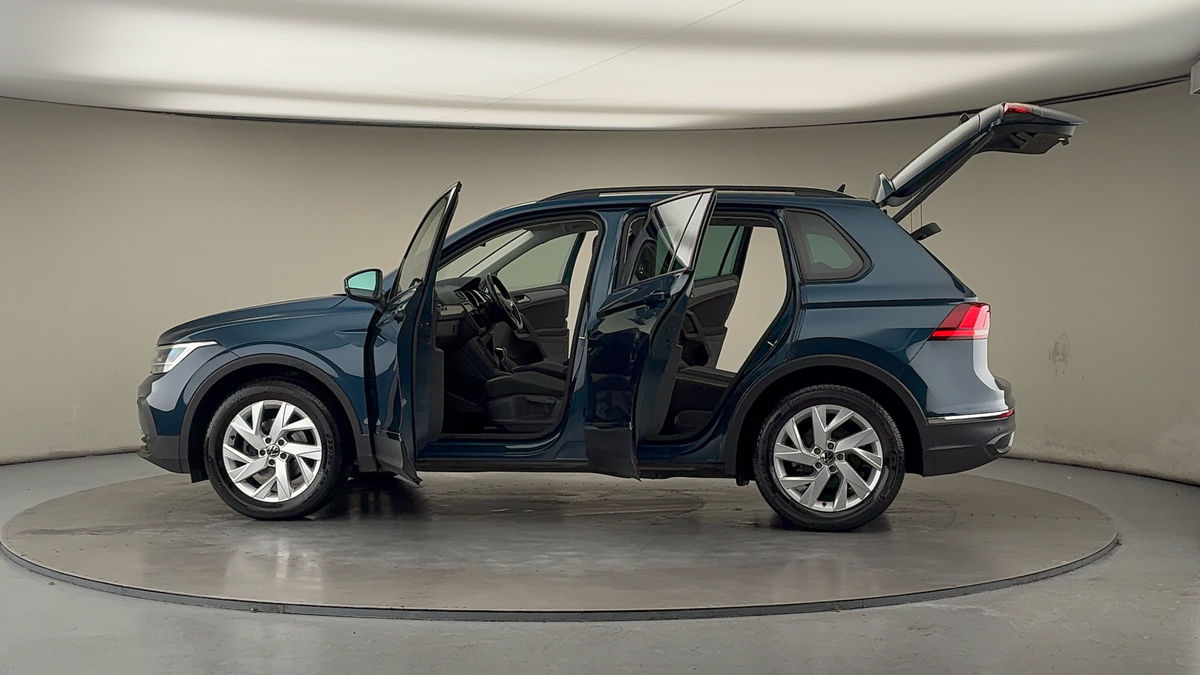 Used Volkswagen Tiguan 2021 for sale - 76784698: Photo 46