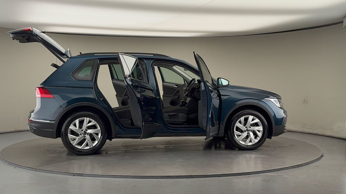 Used Volkswagen Tiguan 2021 for sale - 76784698: Photo 56