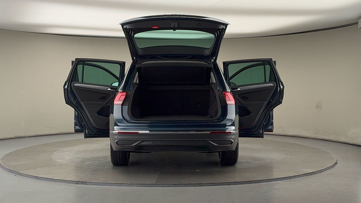 Used Volkswagen Tiguan 2021 for sale - 76784698: Photo 60